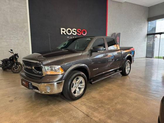 RAM CLASSIC 5.7 V8 GASOLINA LARAMIE CD 4X4 AUTOMÁTICO